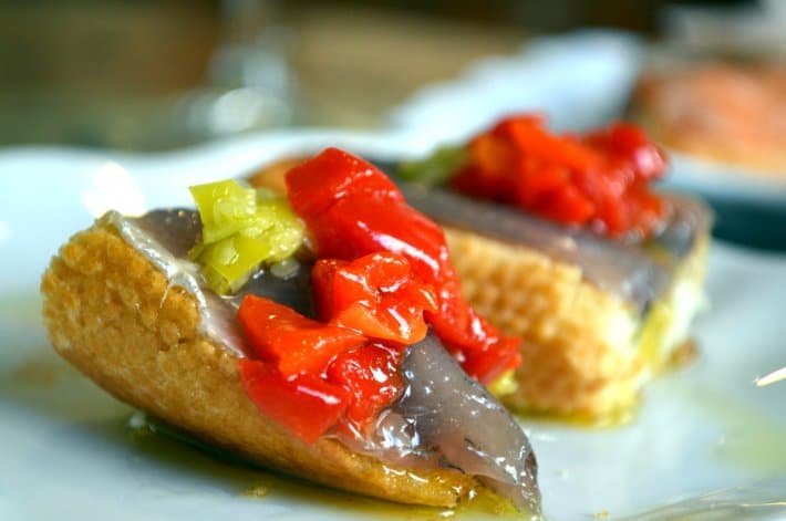 pintxos-anchois-huile-d-olive-pays-basque