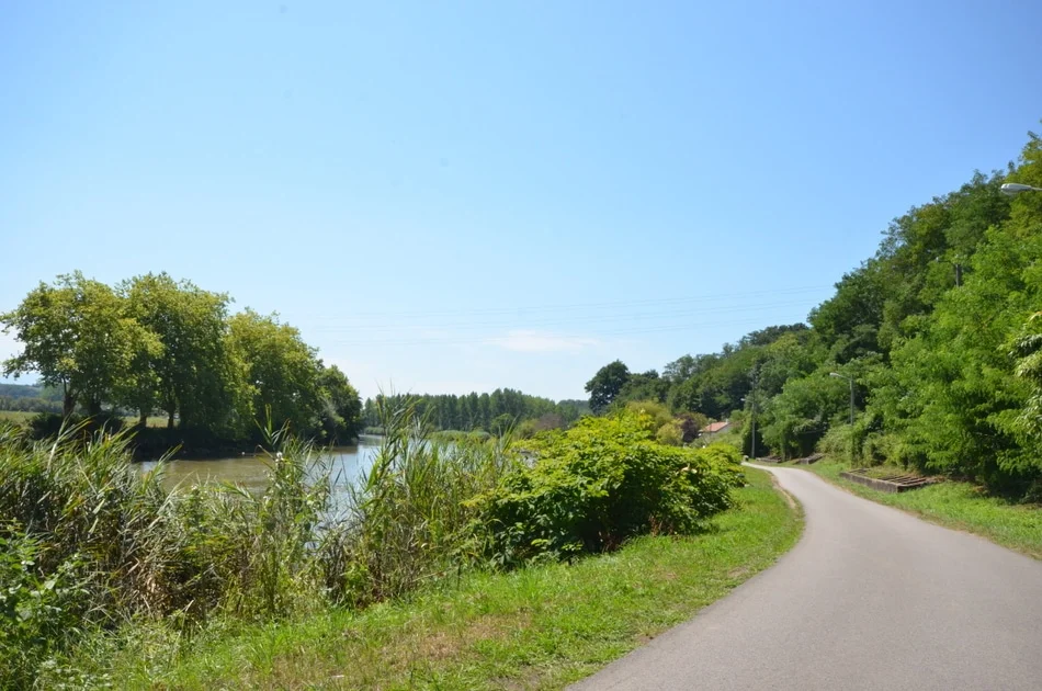 Le_chemin_de_halage_parking_la_floride