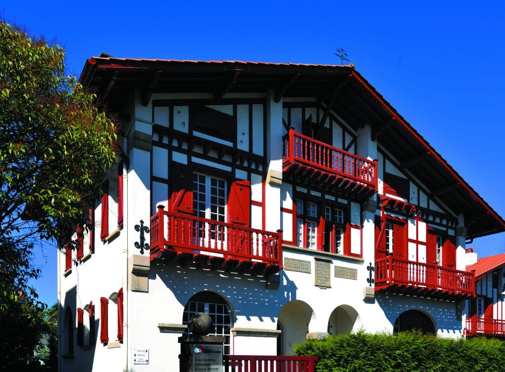 Architecture-Style-Gomez-le-livre-atlantica-au-pays-basque-pais-vasco