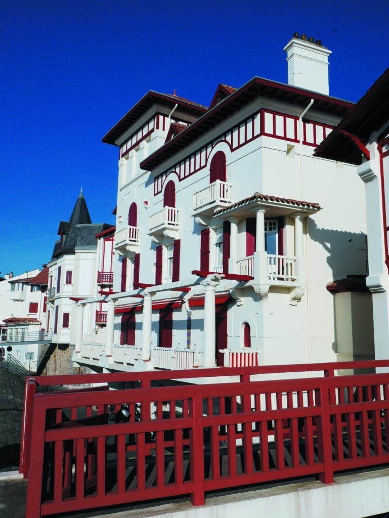Architecture-Style-Gomez-livre-atlantica-au-pays-basque-pais-vasco