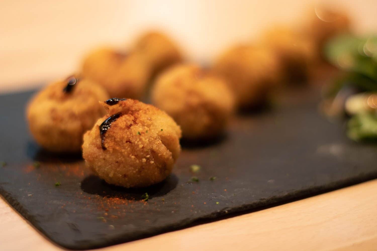 izarrena-au-petit-bayonne-restaurant-pays-basque-croquetas