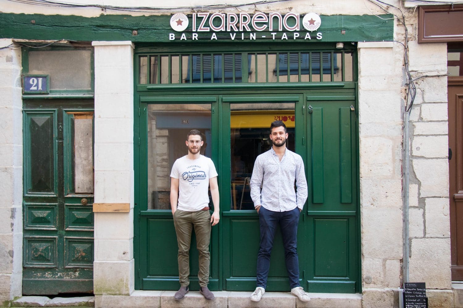 izarrena-au-petit-bayonne-restaurant-pays-basque-devanture