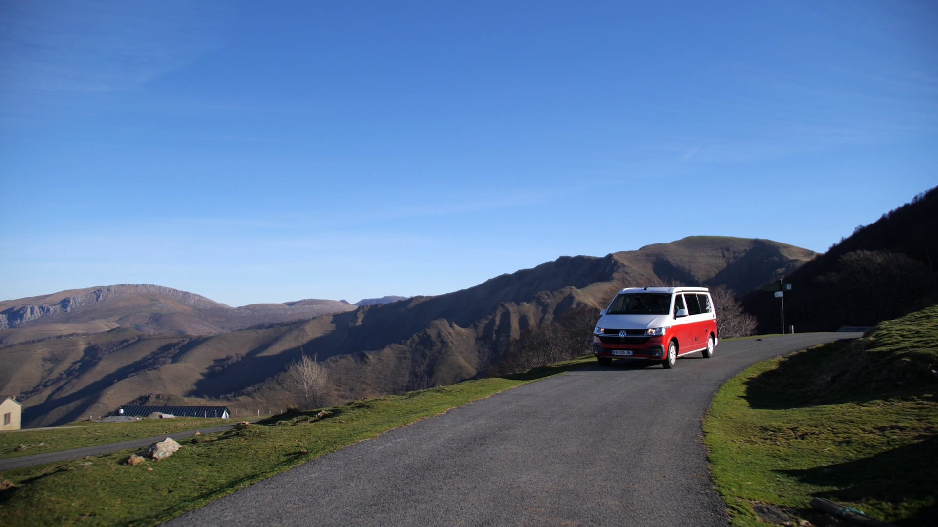 road trip van pays basque